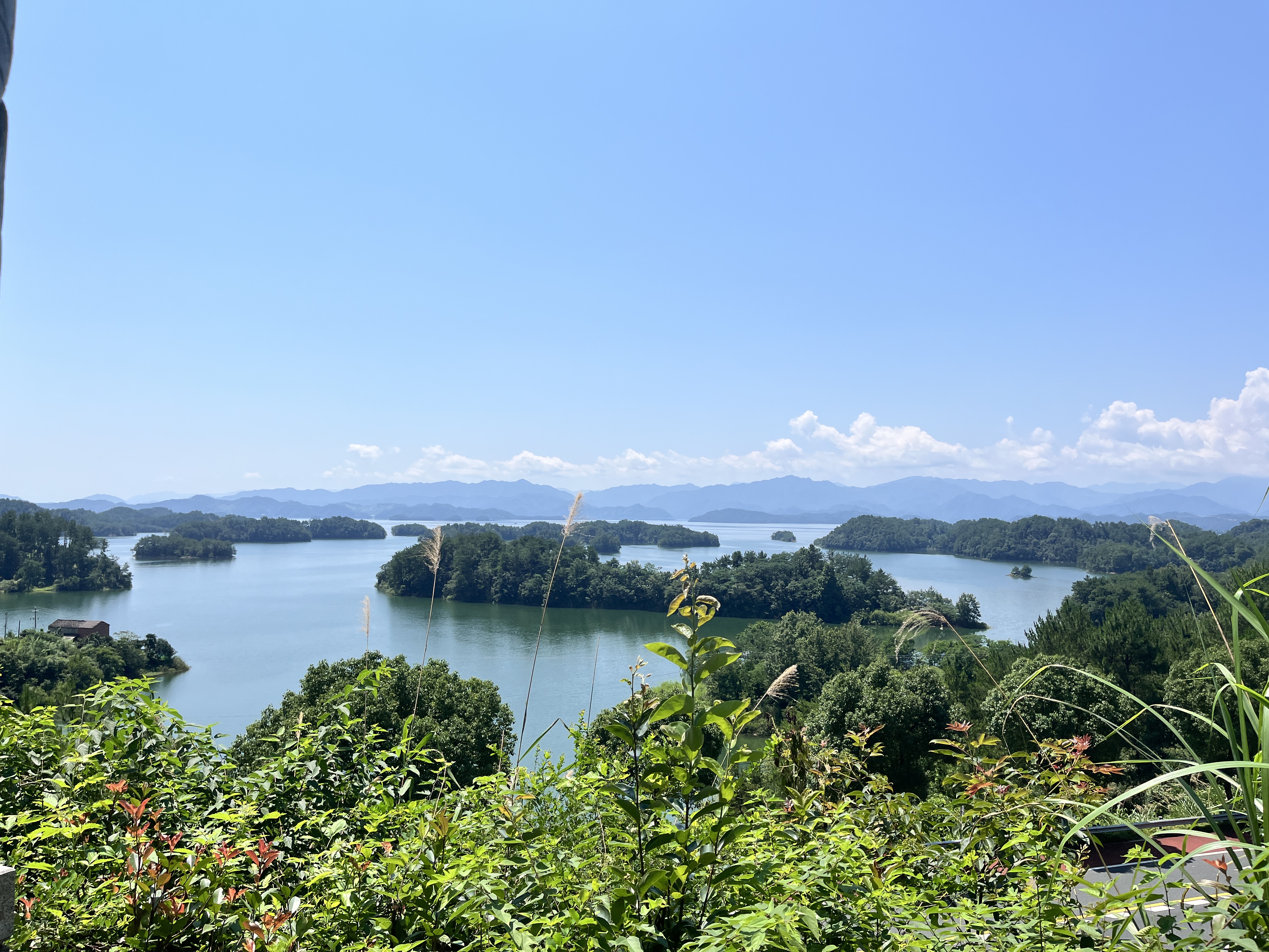 千岛湖景色，摄于梅峰观景台