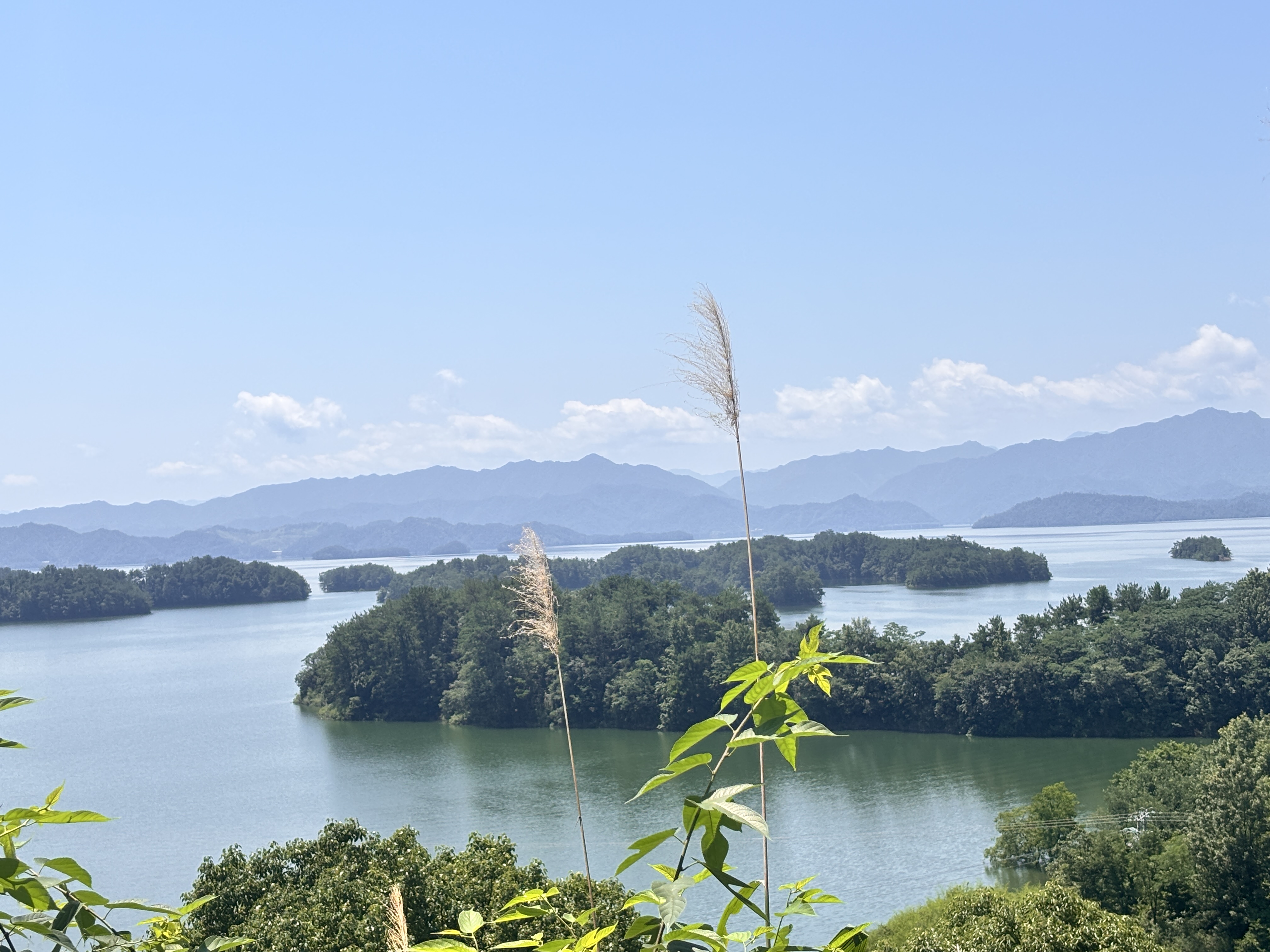 千岛湖景色，摄于竹里村观景台